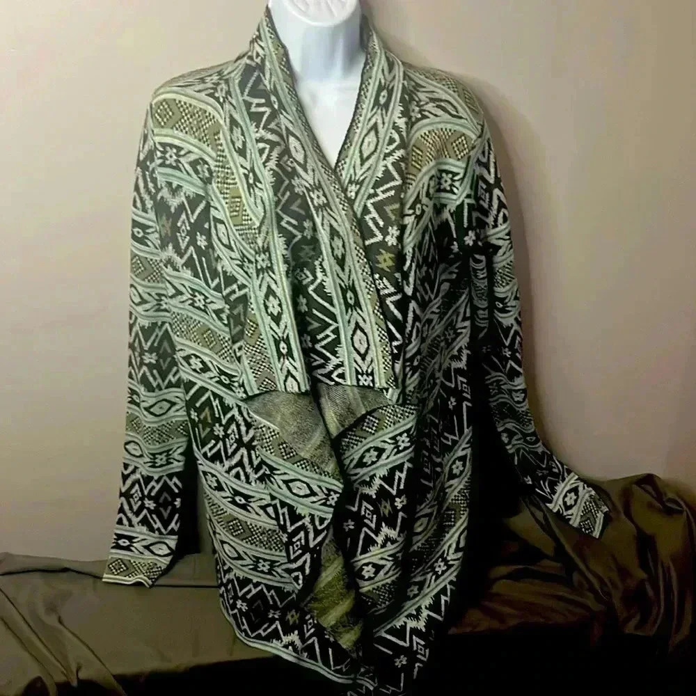 Billabong size small Aztec design sweater cardigan